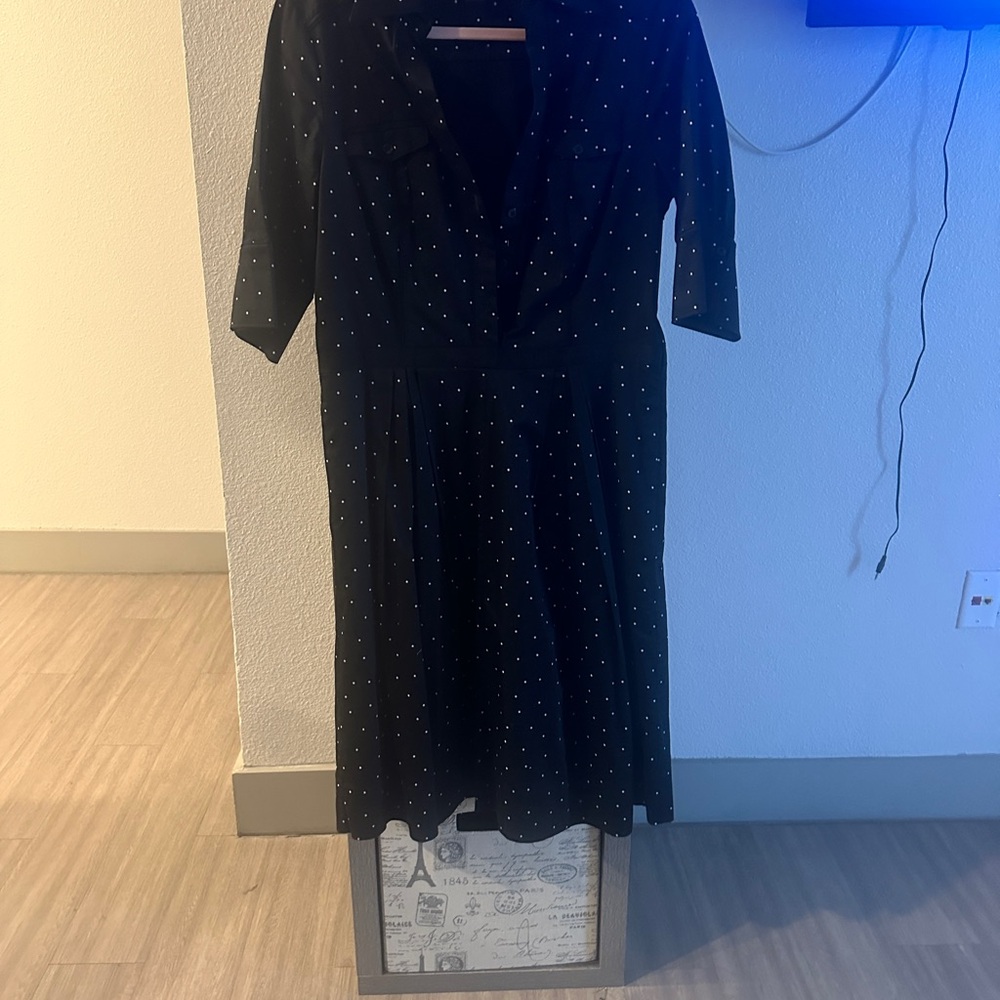 White House Black Market polka dot 4 quarter sleeve dress. SIZE 14